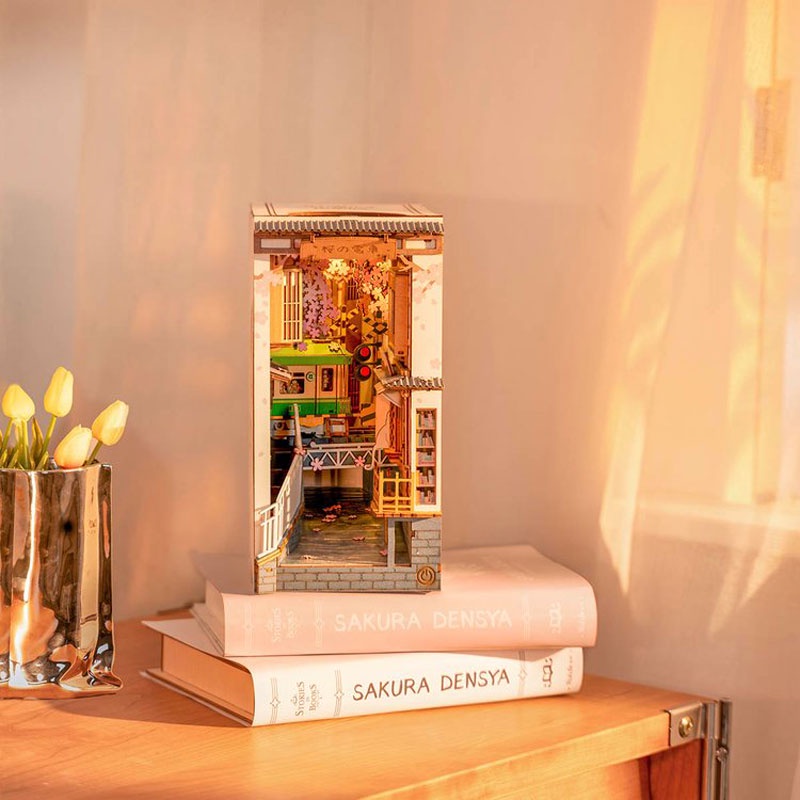 [BẢN QUỐC TẾ TIẾNG ANH] Mô hình nhà DIY Doll House Stories in Books TGB01 - TGB06 Book Nook Robotime Floral Corner