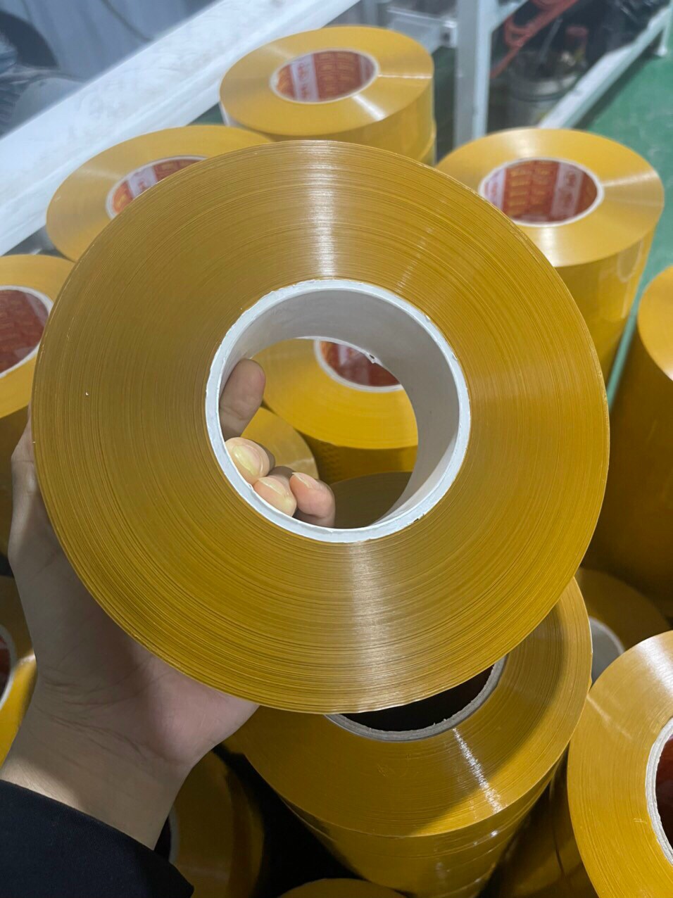 BĂNG DÍNH BĂNG KEO ĐÓNG HÀNG ĐÓNG HÀNG DÁN THÙNG 6KG LÕI NHỰA MỎNG 3 LY TRONG/ĐỤC