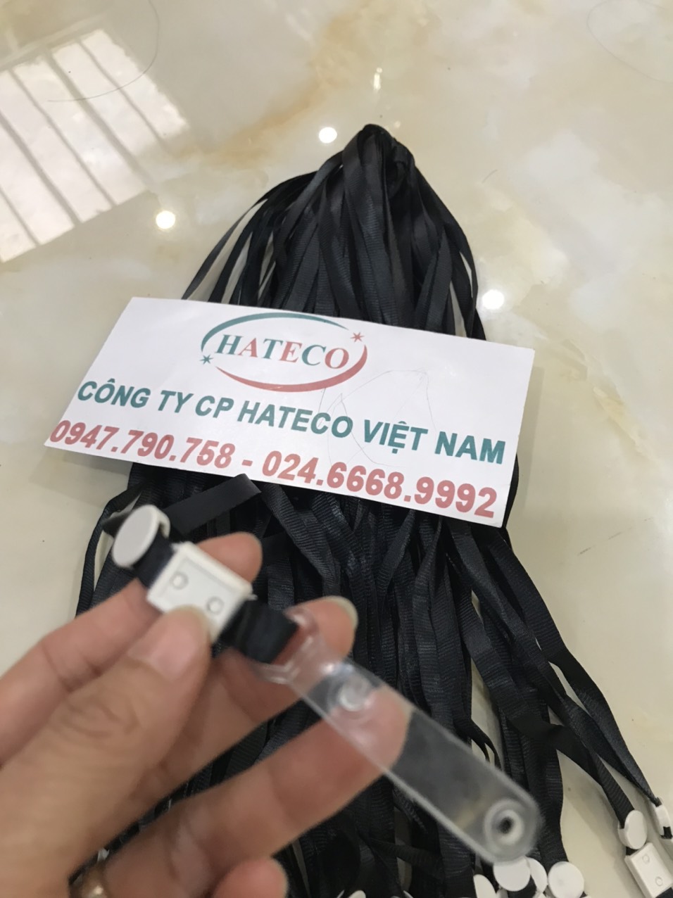 DÂY ĐEO THẺ LỤA MÓC NHỰA MÀU ĐEN (loại 1) - DÂY ĐEO THẺ HỌC SINH, SINH VIÊN (SỈ LIÊN HỆ ĐỂ CÓ GIÁ TỐT NHẤT)