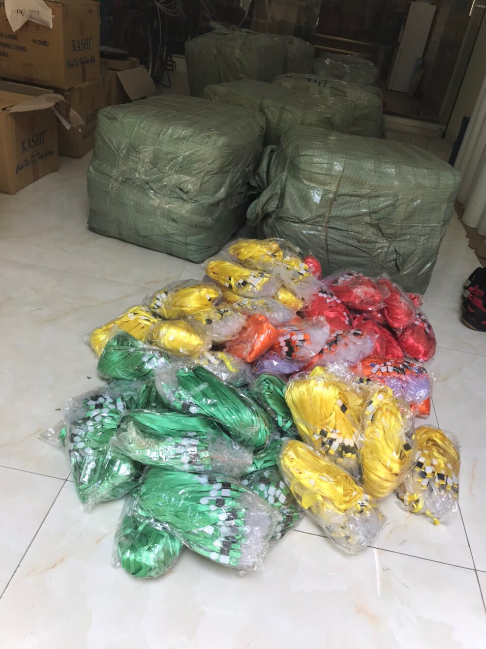 DÂY ĐEO THẺ LỤA MÓC NHỰA MÀU NÂU (loại 1) - DÂY ĐEO THẺ HỌC SINH, SINH VIÊN