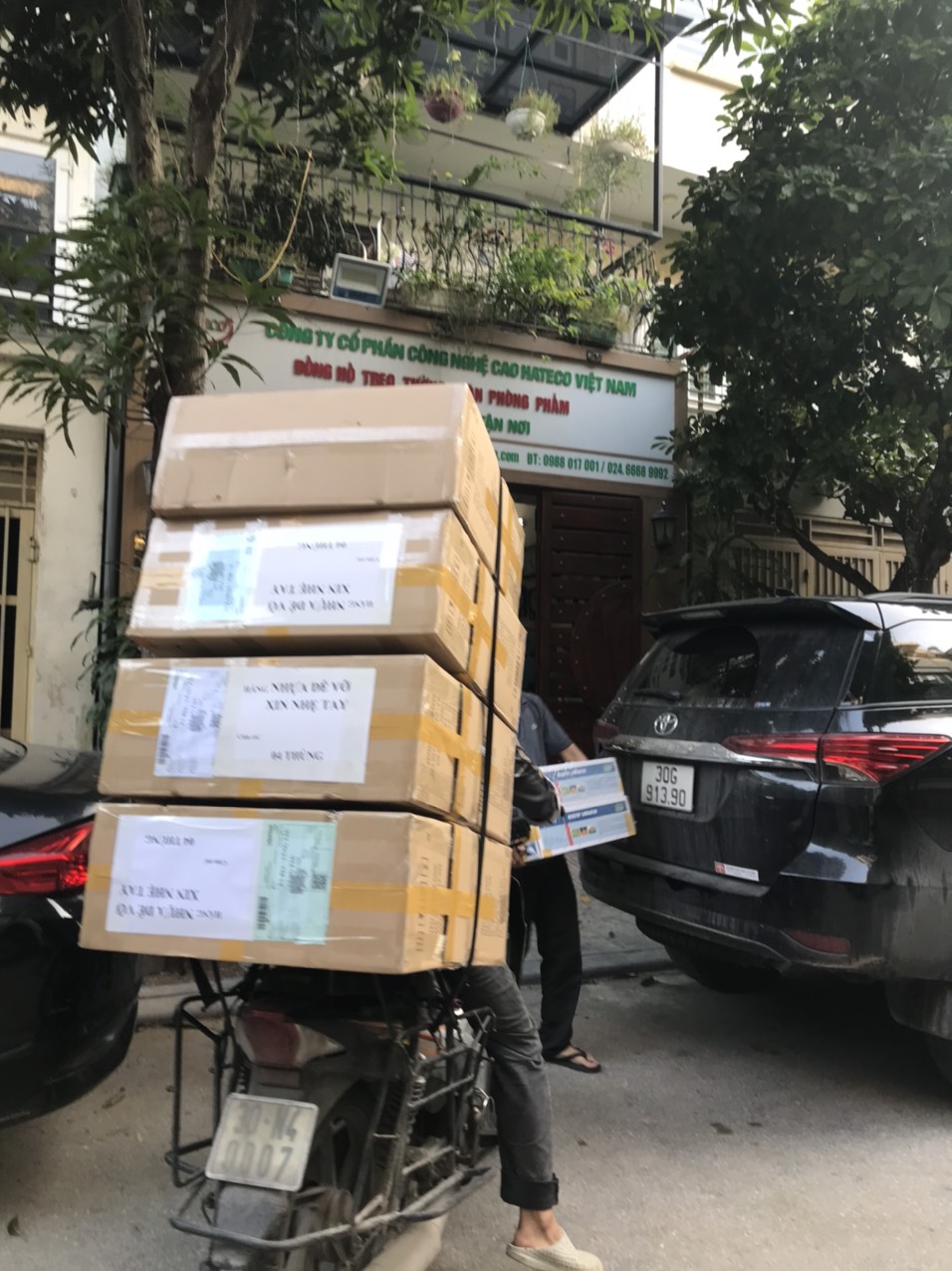 Khóa trình ký có đệm + móc treo (hàng cao cấp, đẹp, sáng bóng)- Kẹp trình ký gắn bảng tin