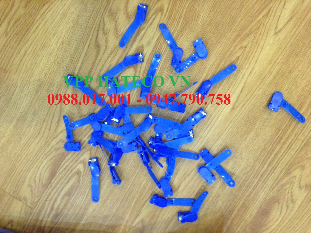 KẸP THẺ NHỰA XANH MÓC XANH hàng loại 1 - Kẹp Giữ Thẻ Bằng Nhựa Tiện Dụng - Kẹp thẻ đeo