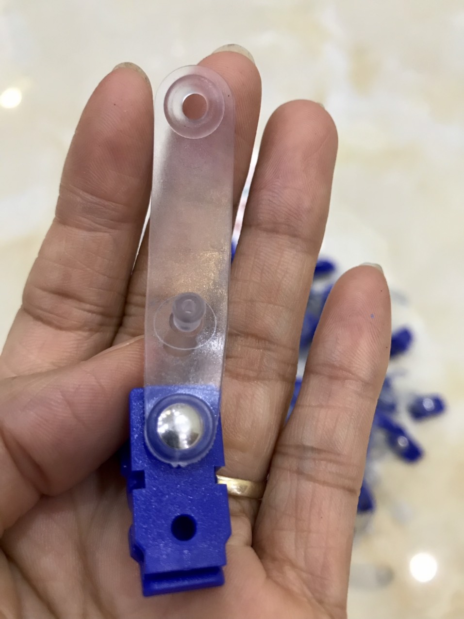 KẸP THẺ NHỰA XANH MÓC TRẮNG (HÀNG CAO CẤP) - CÀI THẺ NHỰA - Kẹp Giữ Thẻ Bằng Nhựa Tiện Dụng - Kẹp thẻ đeo