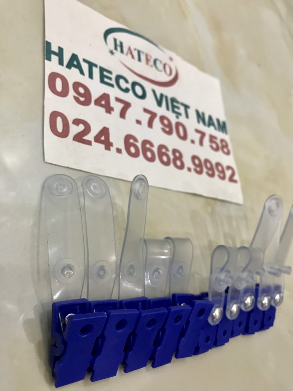 KẸP THẺ NHỰA XANH MÓC TRẮNG (HÀNG CAO CẤP) - CÀI THẺ NHỰA - Kẹp Giữ Thẻ Bằng Nhựa Tiện Dụng - Kẹp thẻ đeo