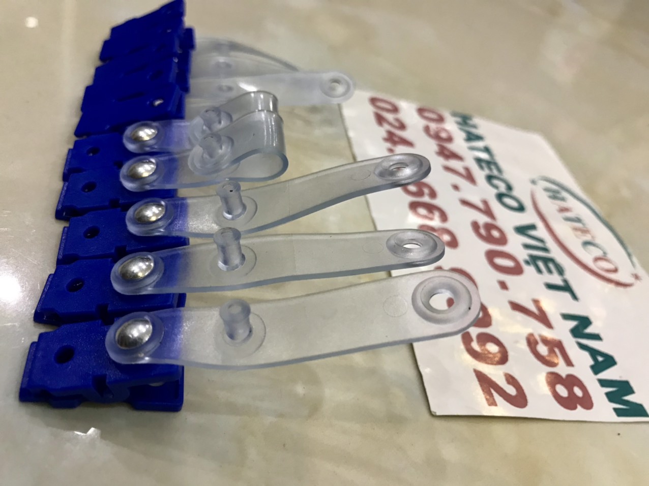 KẸP THẺ NHỰA XANH MÓC TRẮNG (HÀNG CAO CẤP) - CÀI THẺ NHỰA - Kẹp Giữ Thẻ Bằng Nhựa Tiện Dụng - Kẹp thẻ đeo