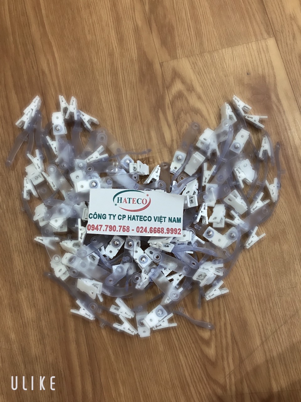 KẸP THẺ NHỰA TRẮNG MÓC TRẮNG (HÀNG CAO CẤP) - CÀI THẺ NHỰA - Kẹp Giữ Thẻ Bằng Nhựa Tiện Dụng - Kẹp thẻ đeo