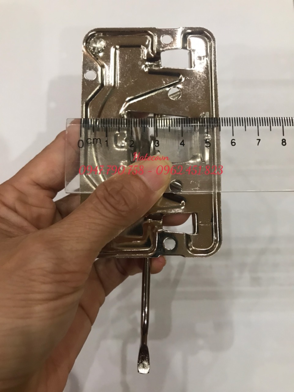 Khóa còng bật 10cm GẮN BẢNG TIN (gồm khóa còng + nẹp còng)