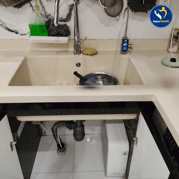Hình ảnh lắp đặt thực tế máy lọc nước Truliva UR584 thực tế