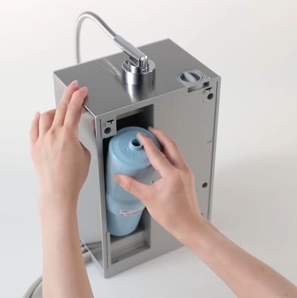 Thay thế lõi lọc máy Panasonic dễ dàng