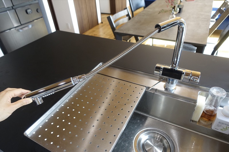 Đầu vòi có thể kéo dài 30cm