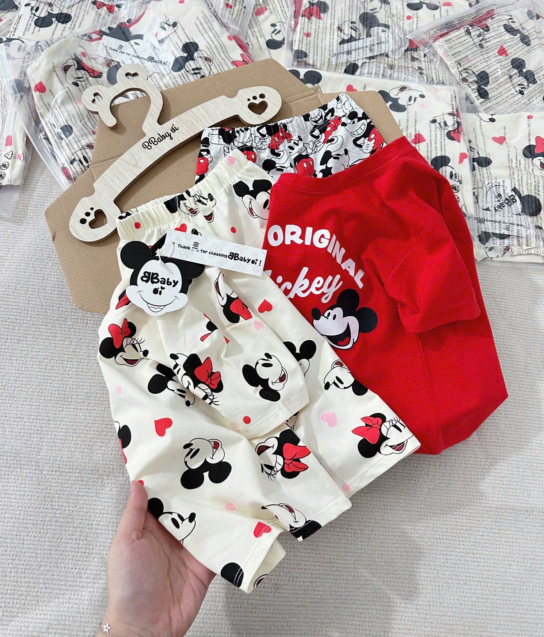 [SET 2 Bộ BÉ GÁI HỌA TIẾT MICKEY] – TONE ĐỎ BE SIÊU XINH CHO BÉ GÁI