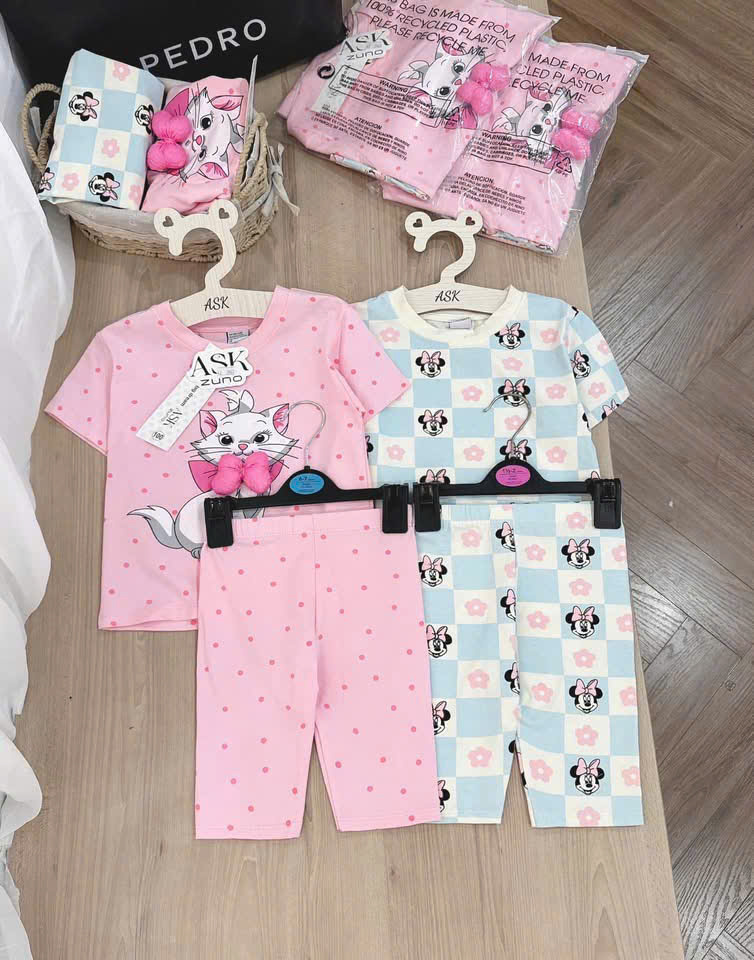 SET 2 BỘ COTTON MICKEY, MÈO NƠ NỔI – BÉ GÁI SIÊU XINH
