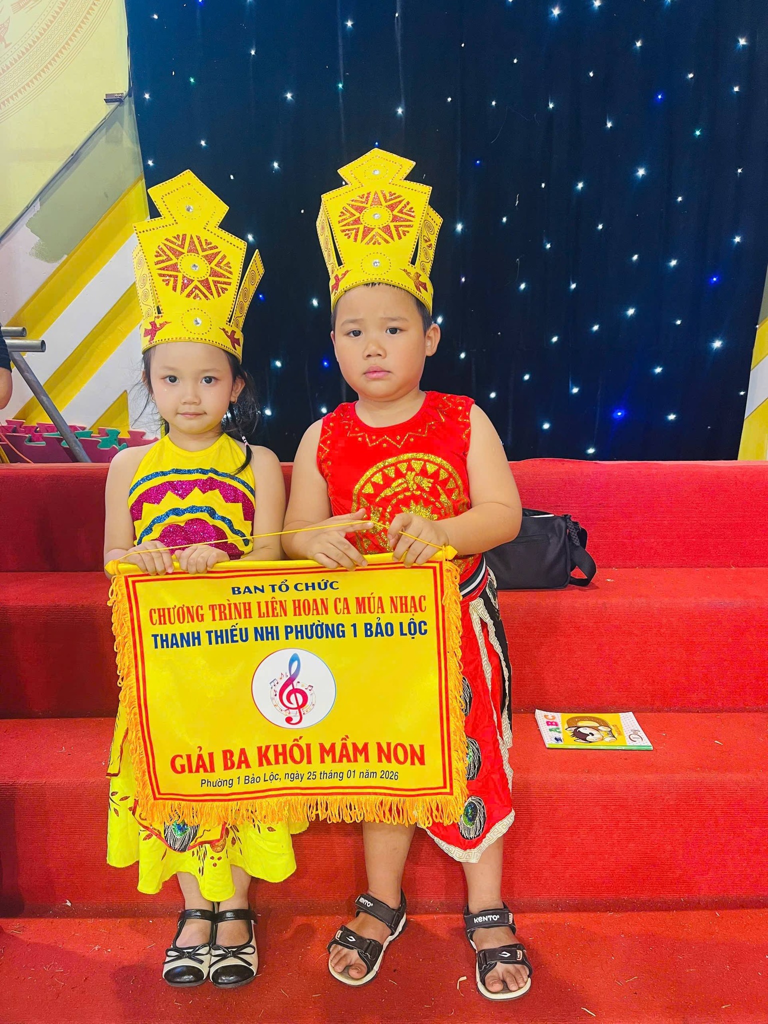 LIÊN HOAN CA MÚA NHẠC 