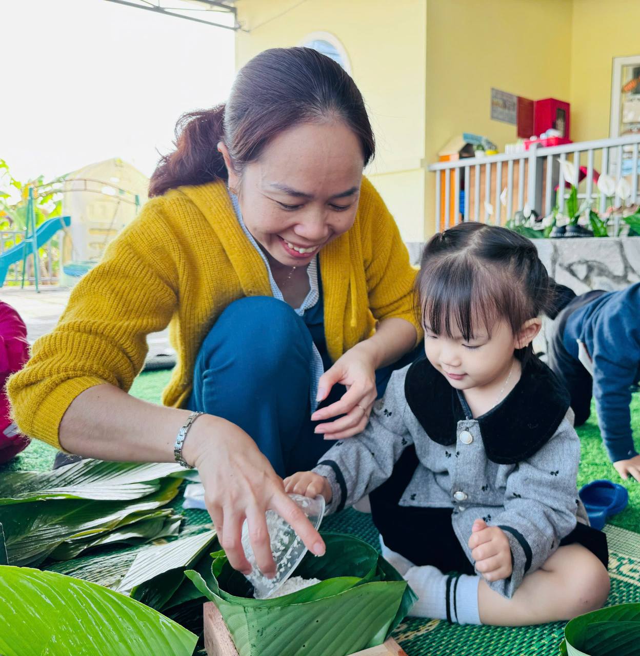 HOẠT ĐỘNG GÓI BÁNH CHƯNG TẾT – GẮN KẾT YÊU THƯƠNG