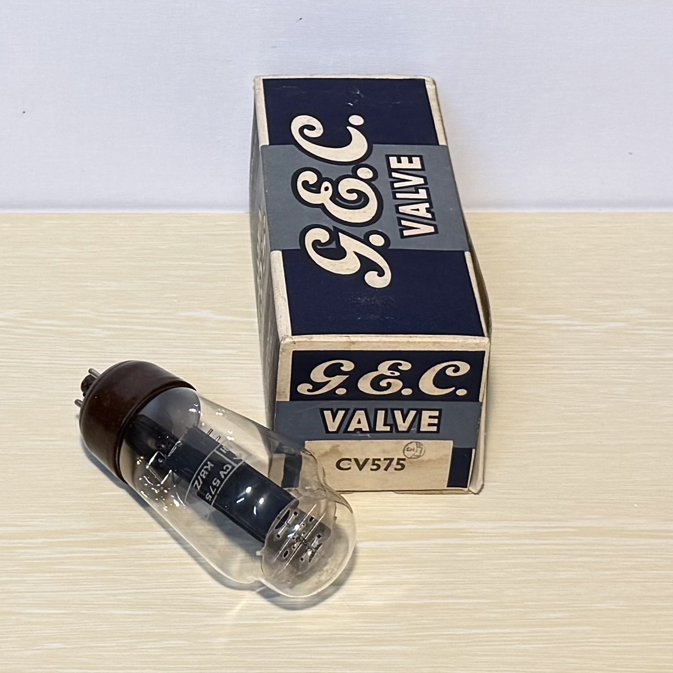 1x Rectifier tube GEC 5U4G CV575 U52 Black plate D getter New in