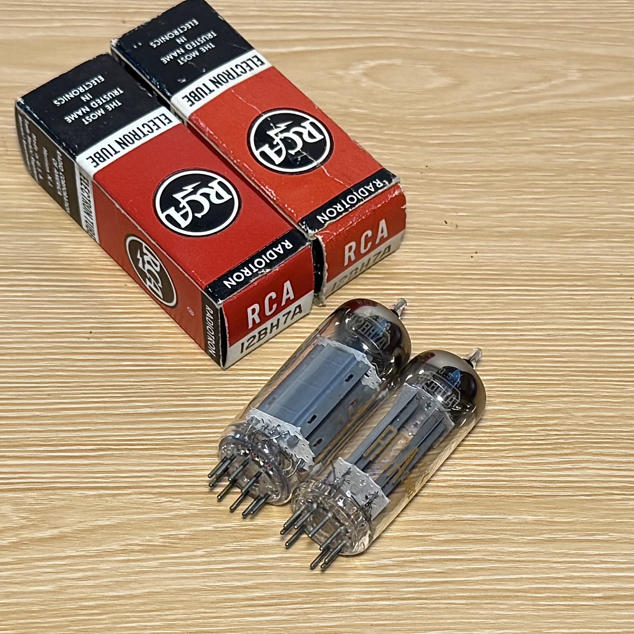 Bóng Đèn 12BH7 RCA 12BH7A. Matched Pair RCA 12BH7A Gray Plate Tubes Nos Nib