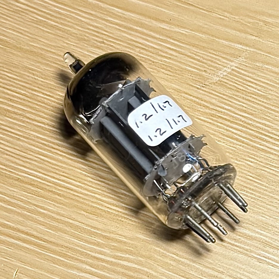 Bóng Đèn 12AX7. Tube 12AX7 / ECC83 Amperex Tấm dài 17mm ( D Foil getter ) Code ∆8K Test 100% AVO Mk4
