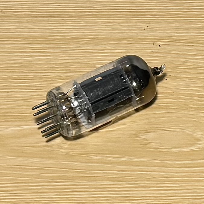 1x Brimar 12AU7 Tấm Đen 17mm. Square Getter Đã Được Kiểm tra trên 100%