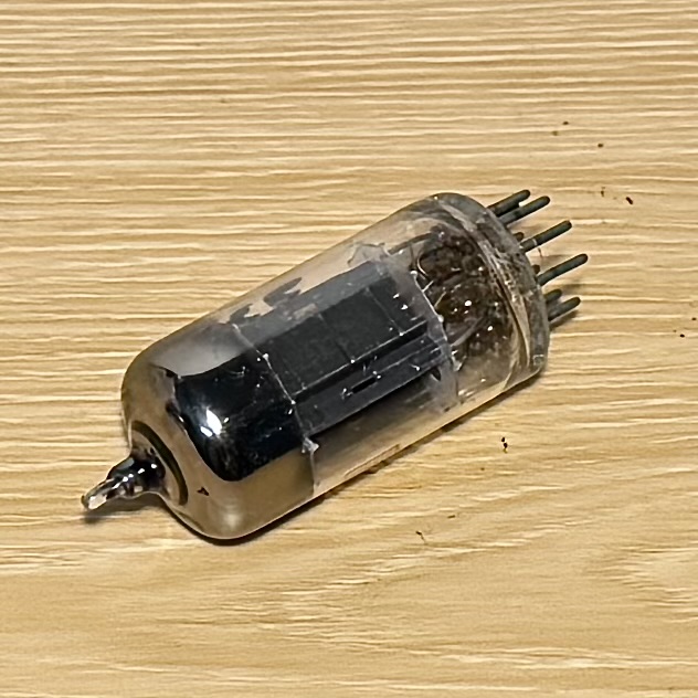 1pcs 12AU7 ECC82 Brimar Tấm Đen Dài 17mm. Square Getter Vacuum Tube Tesred 90% TV7