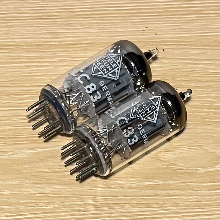 Bóng Đèn 12AX7. Telefunken ECC83 12AX7 Logo Đáy Kim Cương. Tấm Dài Có Gân Đã Kiểm Tra 100% TV7