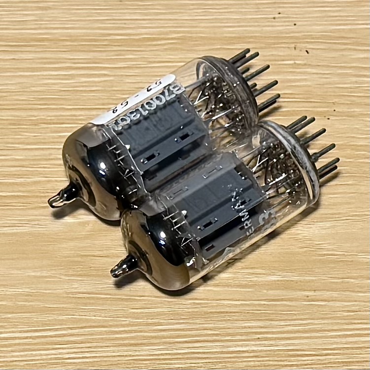 Bóng Đèn 12AX7. Telefunken ECC83 12AX7 Logo Đáy Kim Cương. Tấm Dài Có Gân Đã Kiểm Tra 100% TV7