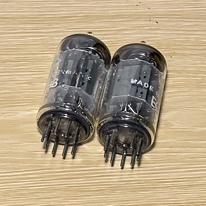 Pair Telefunken ECC83 Đáy Kim Cương. Tấm Trơn Mịn Đã Được Kiểm Tra 100% TV7
