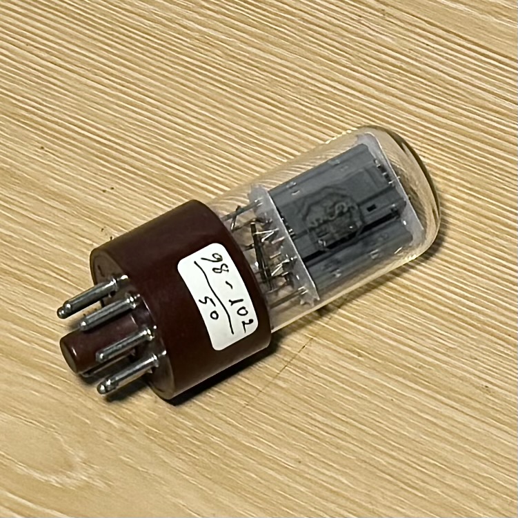 Bóng Đèn Chân Không 6SN7 / 6SN7GT Đế Mầu Nâu Sản Xuất Italia