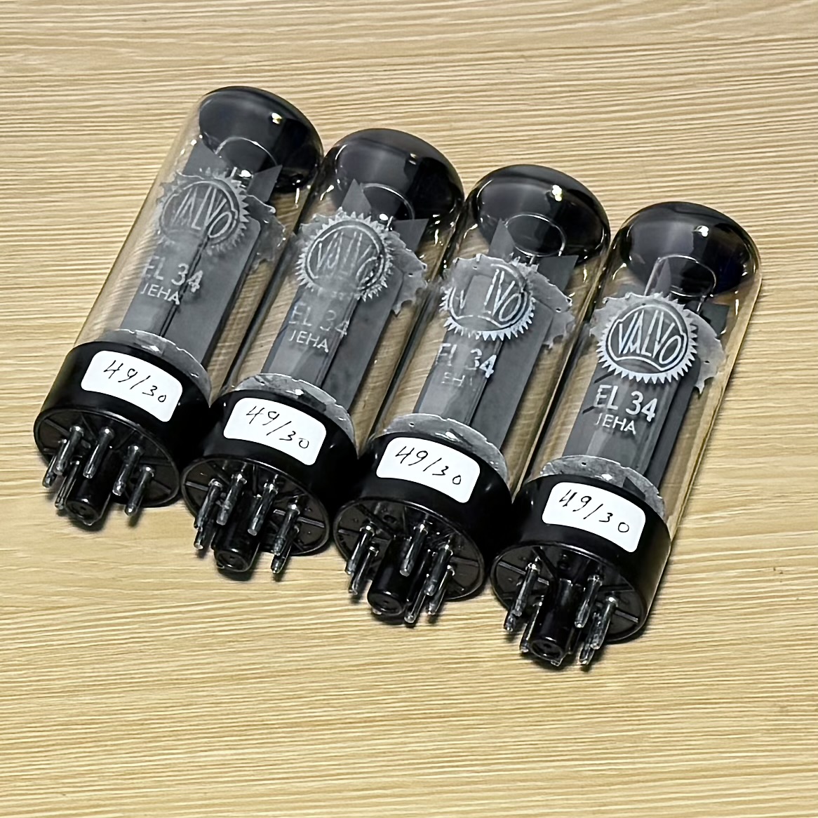 Bốn Bóng Công Suất VALVO EL34 / 6CA7, Đã Được Kiểm Tra Mạnh Mẽ