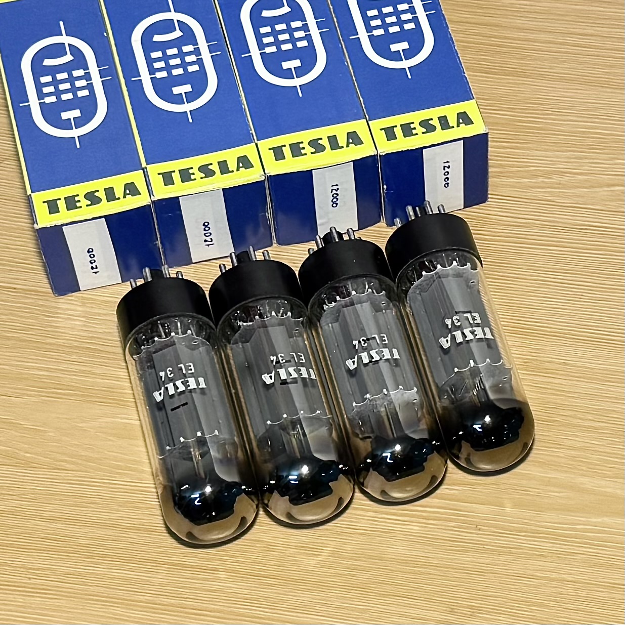 Bóng Đèn EL34. Tesla EL34 / 6CA7 Vacuum Tube OO-getter New box