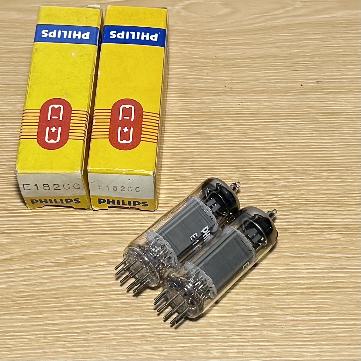 Bóng Đèn E182CC. Philips E182CC / 7119 / 5687 Vacuum Tube New box