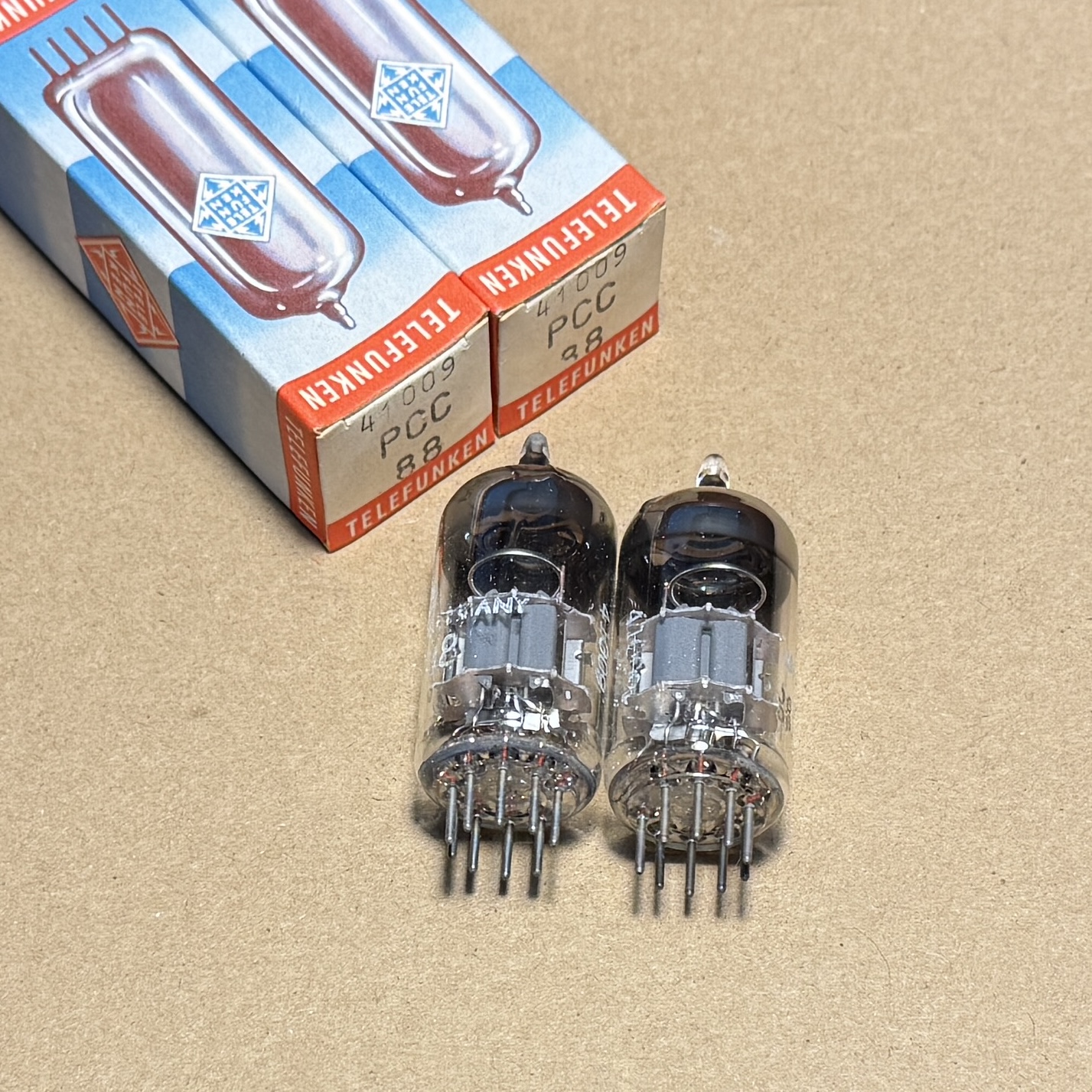 Ống Tiền Khuếch Đại PCC88 Telefunken E88CC 6DJ8