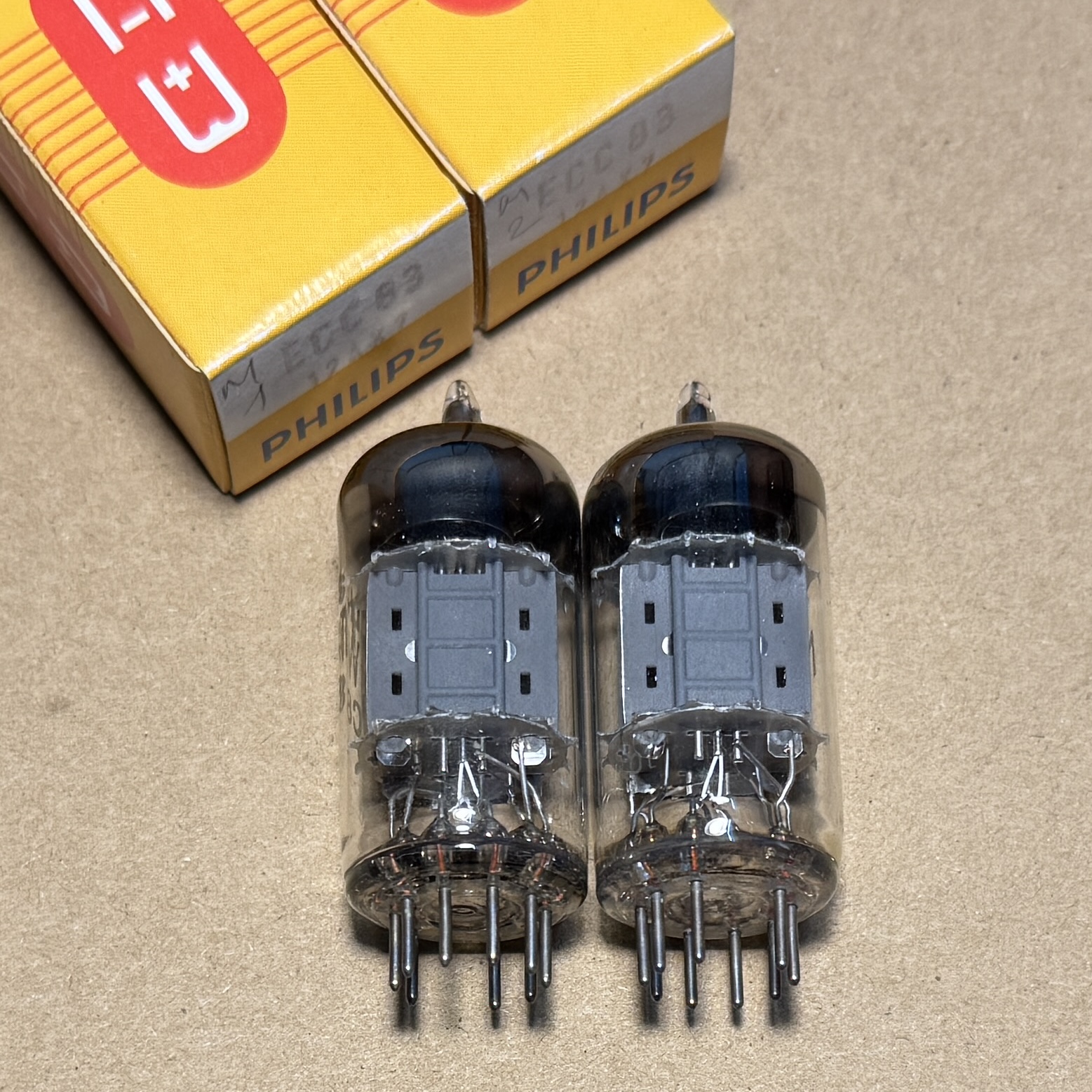 Philips Miniwatt ECC83 12AX7 Grey Plate Valve Tubes Eq CV492 B339 Holland New in Box