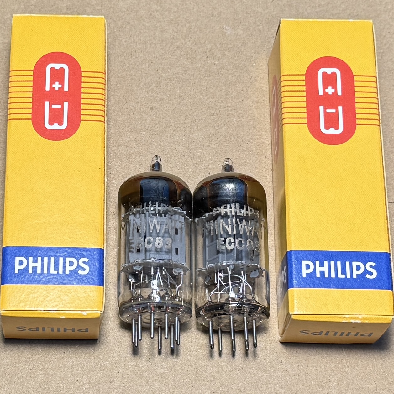 Philips Miniwatt ECC83 12AX7 Grey Plate Valve Tubes Eq CV492 B339 Holland New in Box