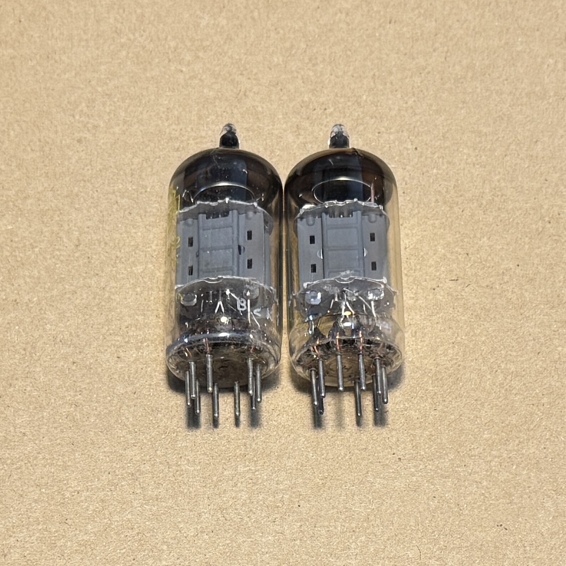 2pc Mullard ECC82 Logo Yellow O Getter 12AU7 Valves Tube
