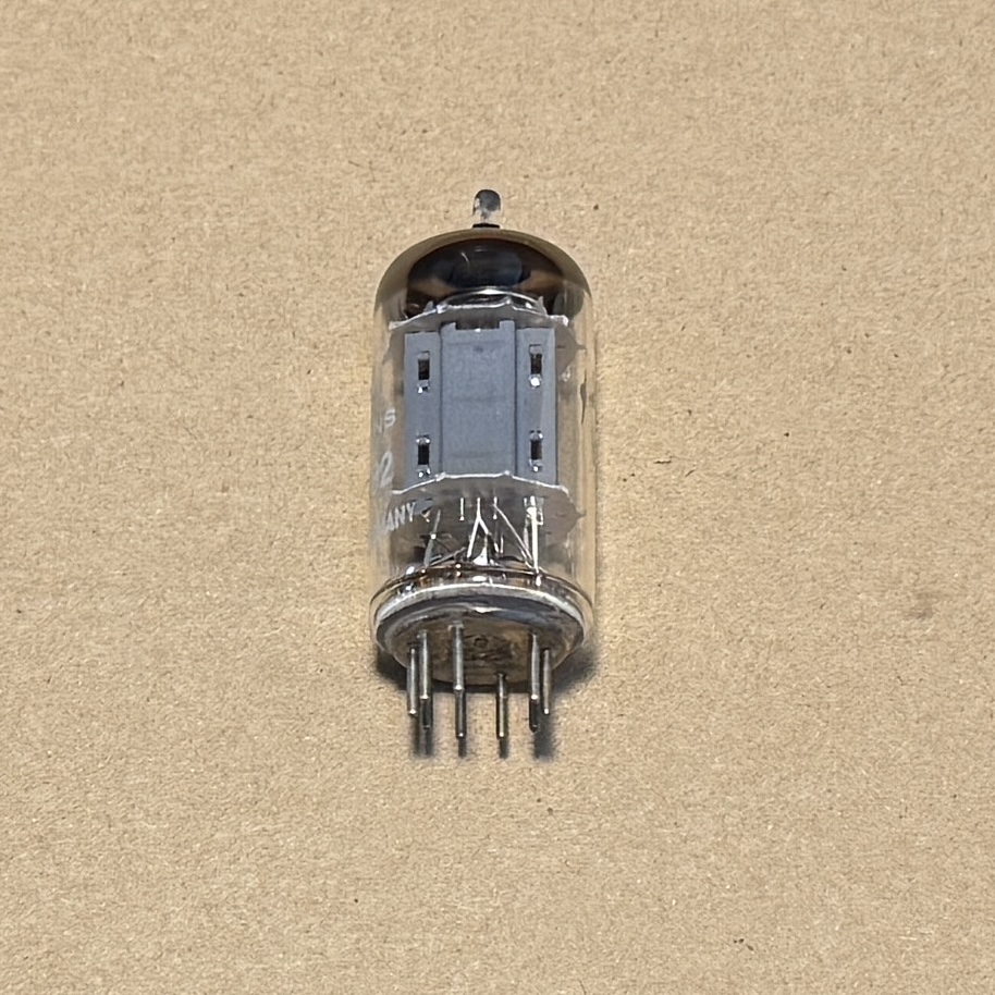 Tube ECC82 Siemens Tấm Dài 17mm