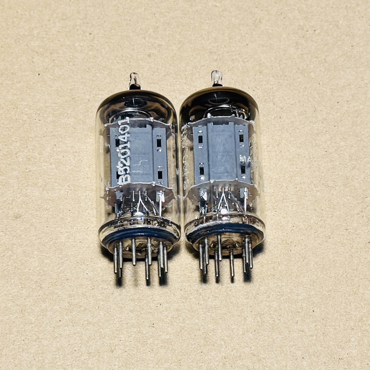 Telefunken ECC83 / 12AX7 Diamond Bottom Valve Tube TV7 Test