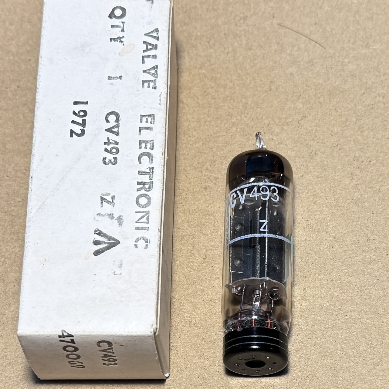 Bóng Đèn Nắn CV493 / EZ90 / 6X4 GEC Tấm Đen Eq U78 CV4005