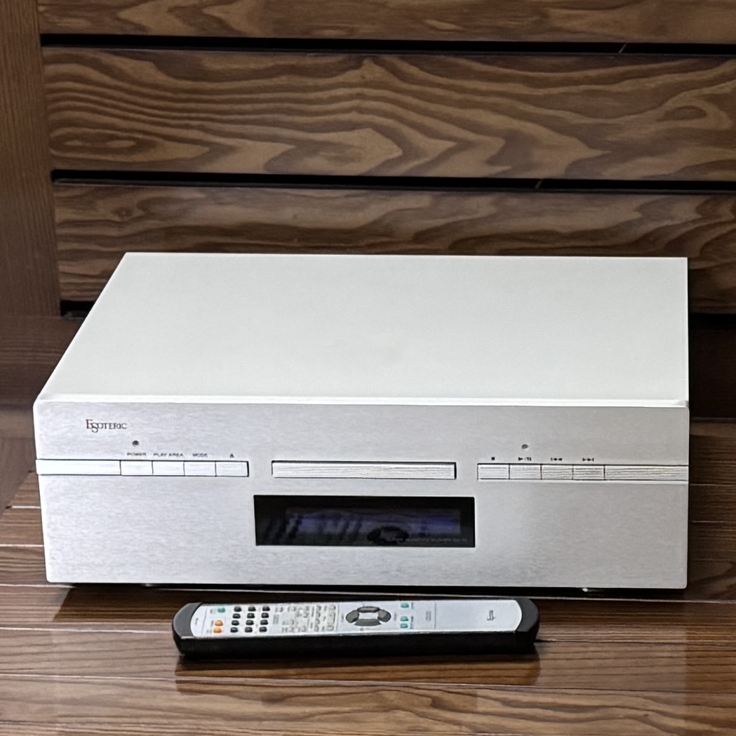 Esoteric SA-10. Đầu CD/SACD Player Esoteric SA-10