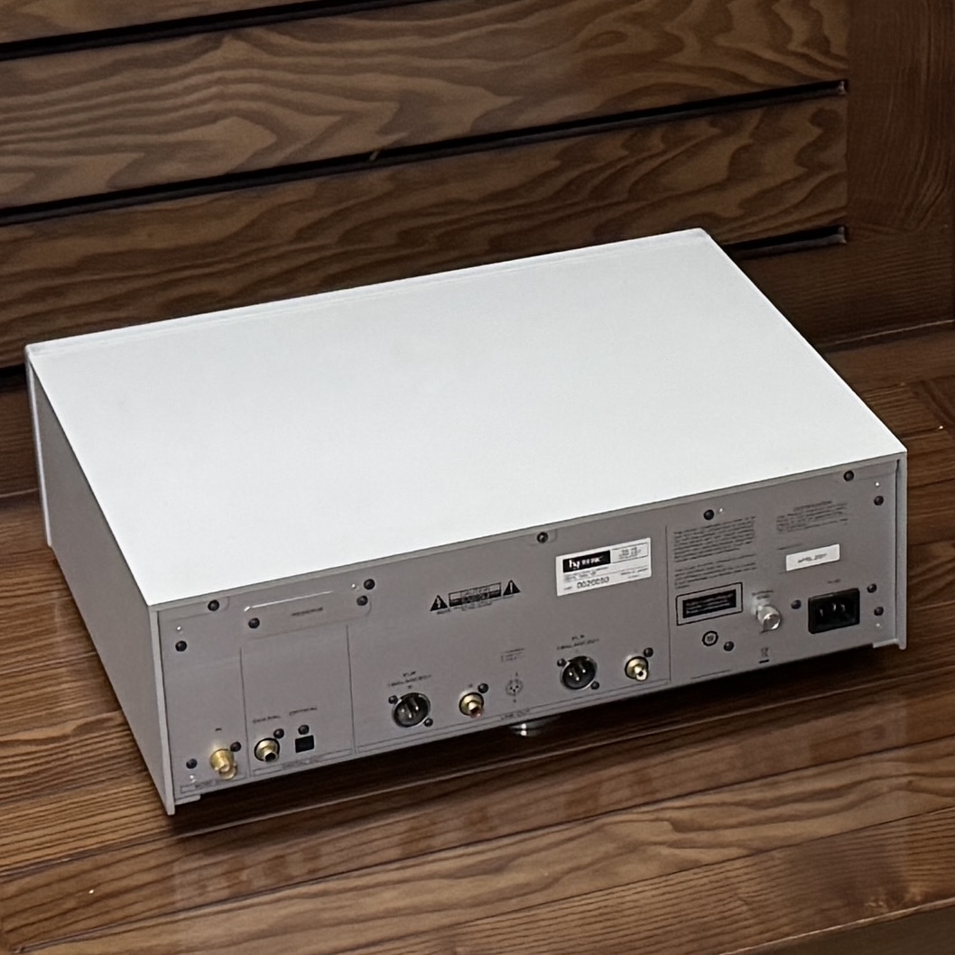 Esoteric SA-10. Đầu CD/SACD Player Esoteric SA-10