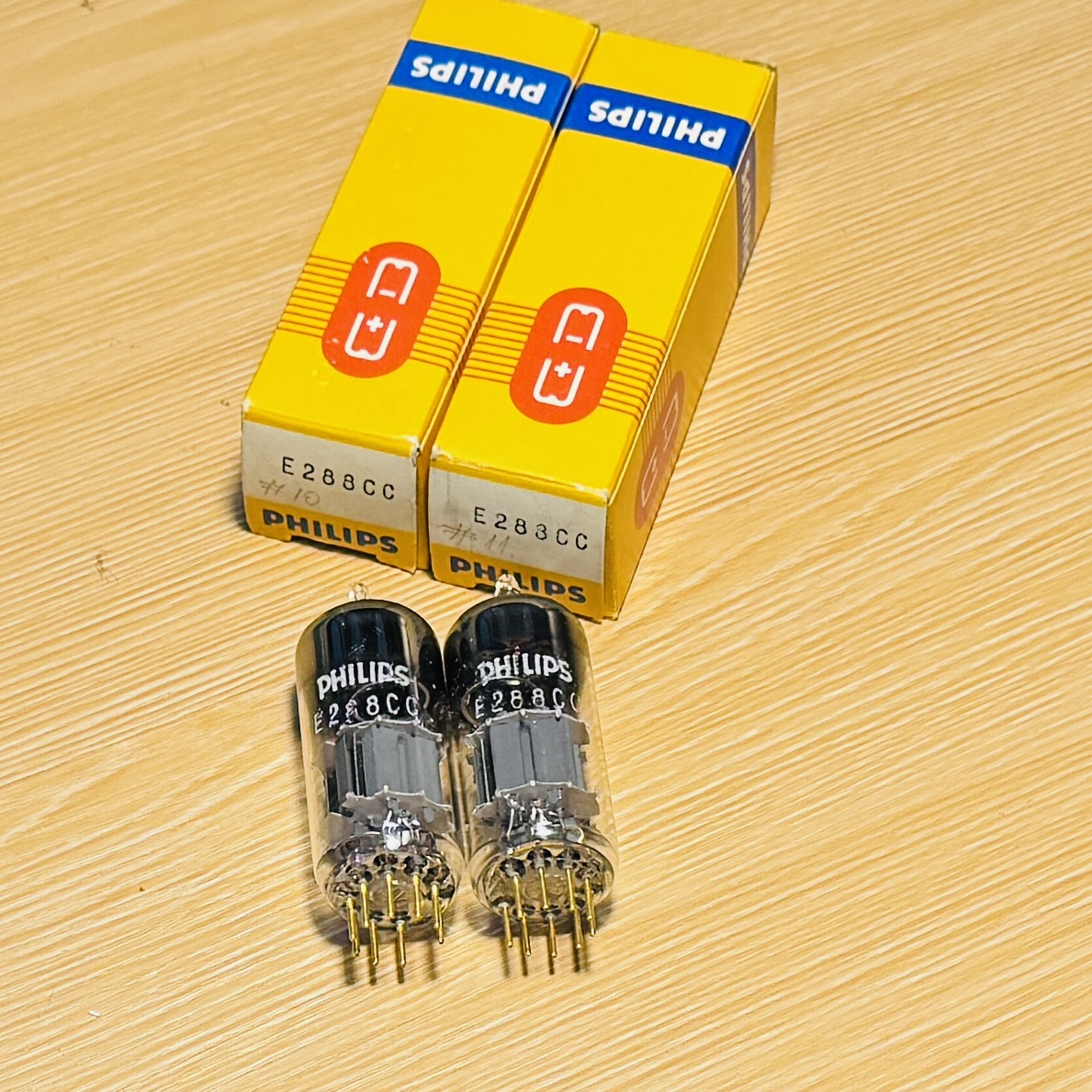 Philips E288CC/6DJ8/6922 Valve Tube. Bóng Đèn E288CC / 8223 / E88CC Philips