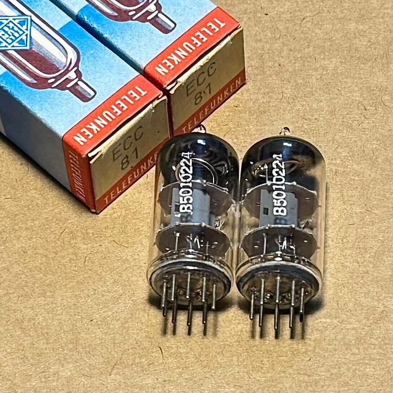 Bóng Đèn ECC81.Telefunken ECC81 TFK Getter Nghiêng 45° Cặp Cùng Mã Mới Chưa Sử Dụng