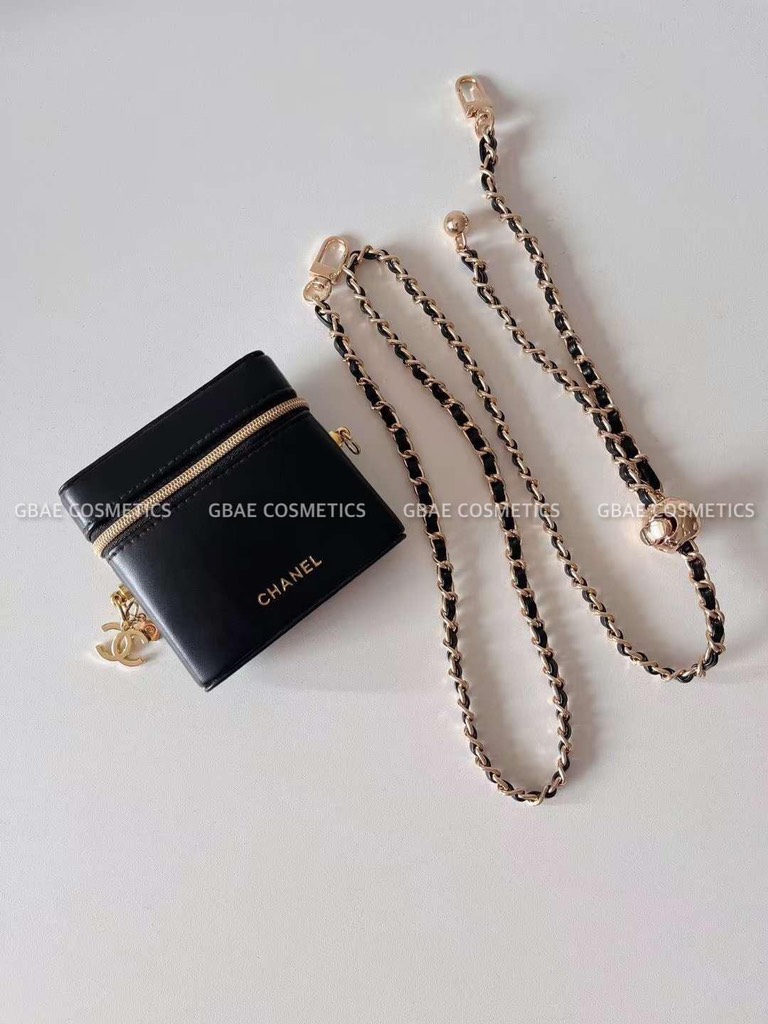 Túi gift Chanel đen kèm dây đeo chéo