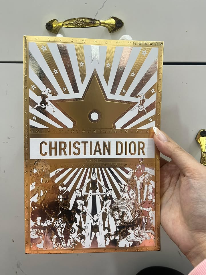 Túi giấy, hộp quà, ruy băng DIOR chính hãng