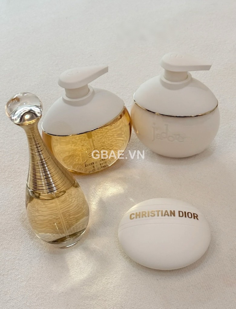 Sữa Tắm Và Dưỡng Thể Body DIOR J'adore 200ml