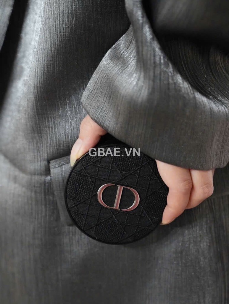 Phấn Nước Cushion DIOR Forever Case Embroidered Cannage Màu Đen (case+lõi)