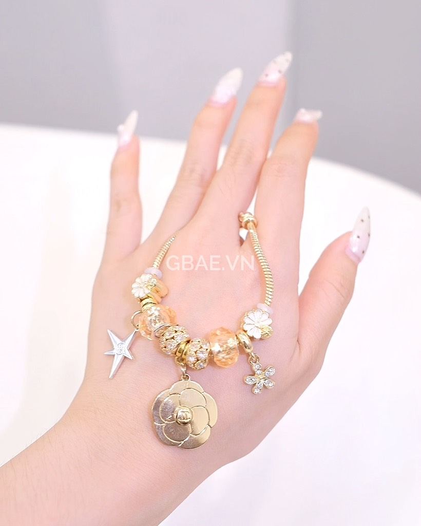 Vòng Tay CHANEL Gift Hãng Fullbox Kèm Charm Vàng