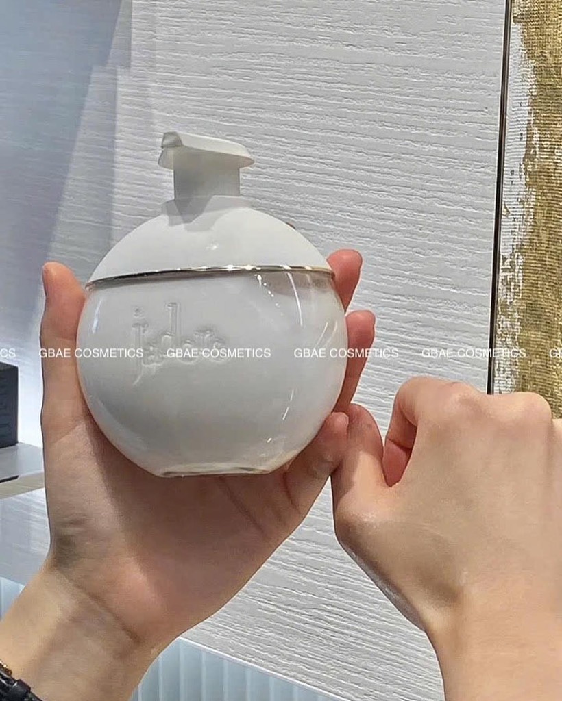 Sữa Tắm Và Dưỡng Thể Body DIOR J'adore 200ml