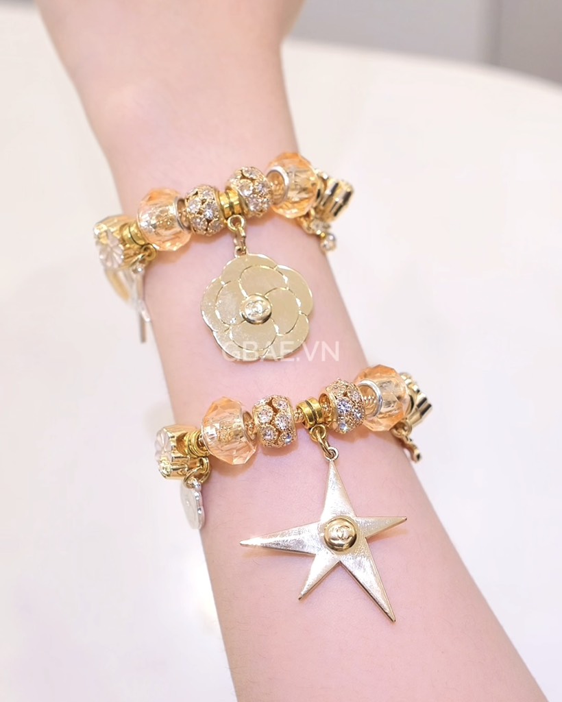Vòng Tay CHANEL Gift Hãng Fullbox Kèm Charm Vàng