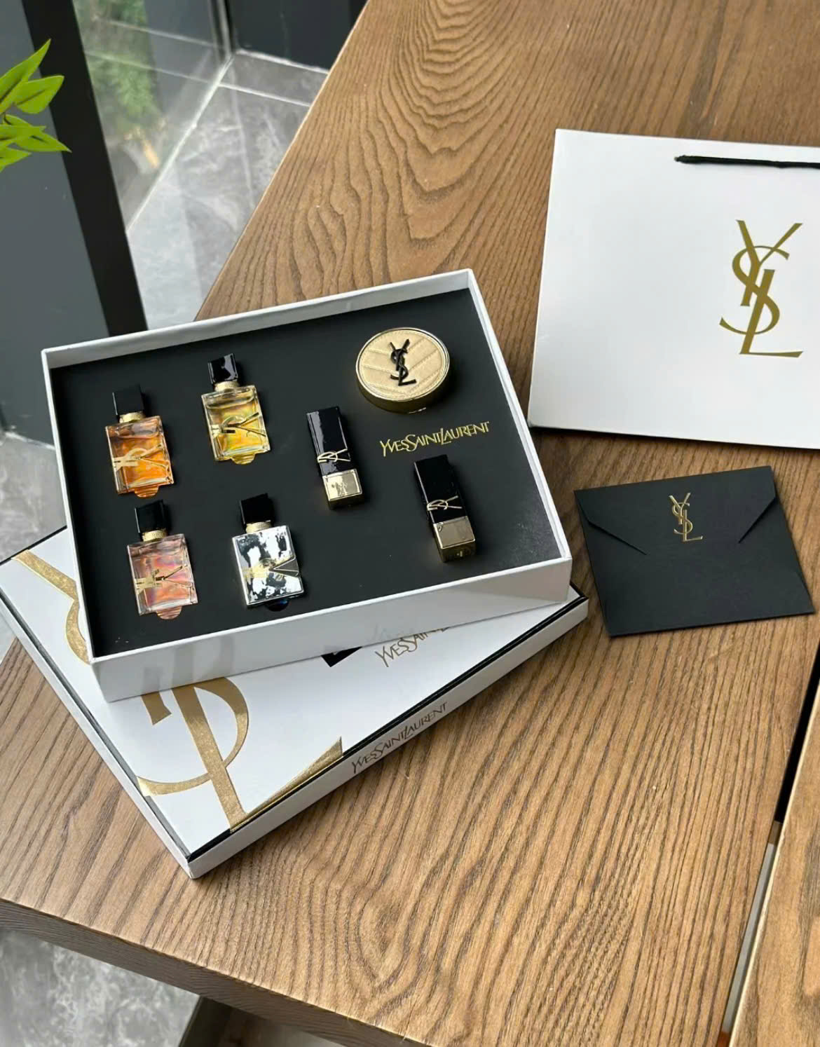 Set YSL son/nước hoa/cushion Minisize Limited Edition 2024