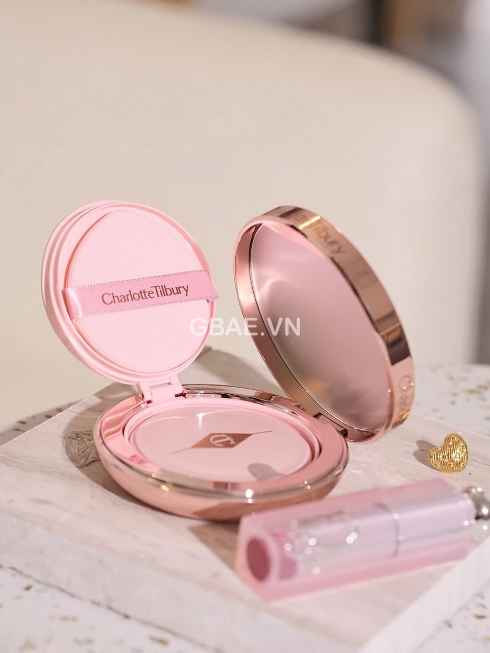 Cushion Charlotte Tilbury Pillow Talk Beautifying